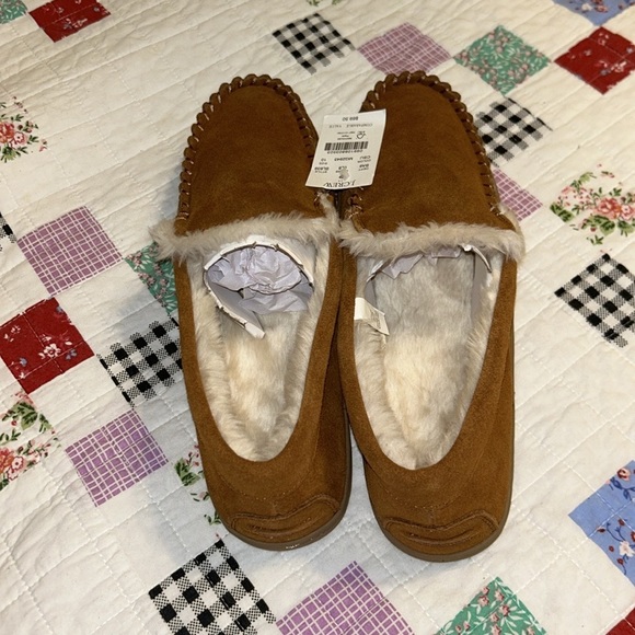 Men’s j crew faux fur lined moccasin slippers- BNWT - Picture 3 of 7